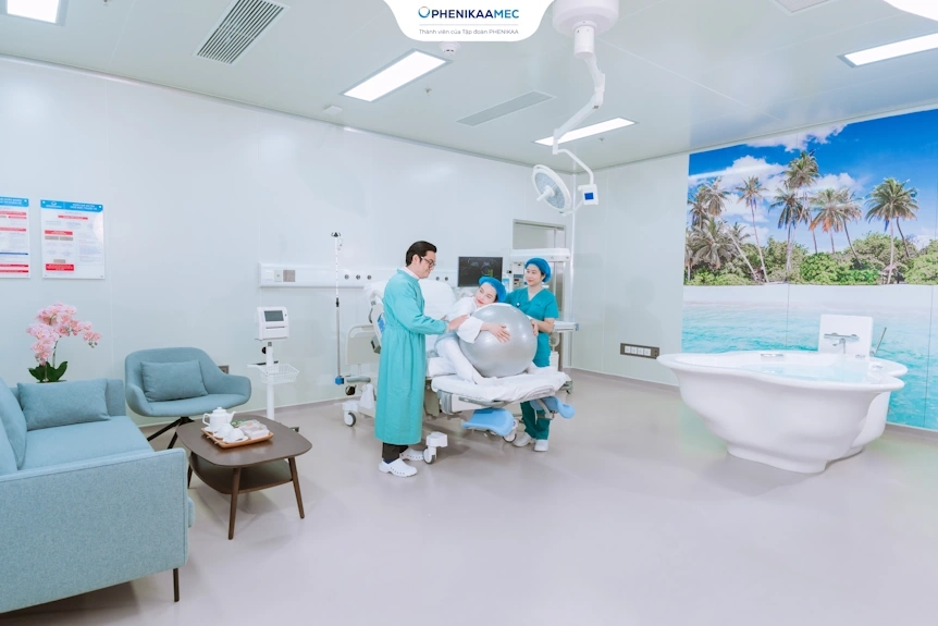 Giường đẻ đa năng