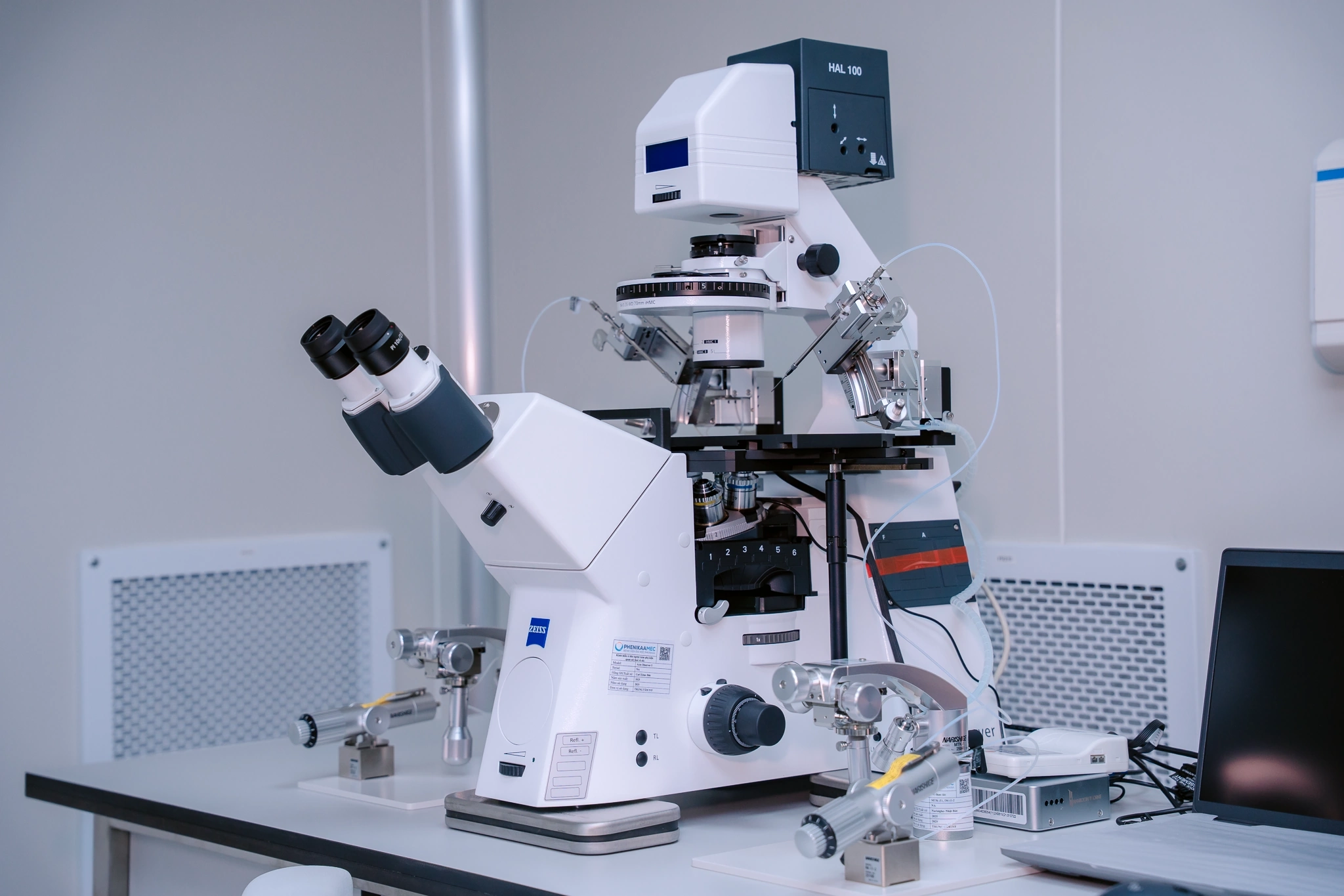 Hệ thống kính hiển vi đảo ngược