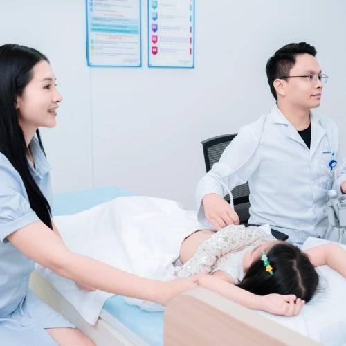 Siêu âm tử cung – phần phụ qua đường bụng (đối với bé gái):