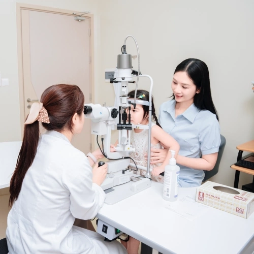 Khám Mắt