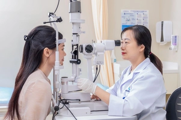 Khám Mắt