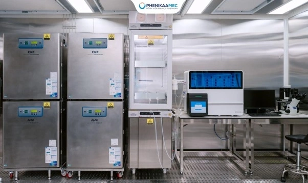 Tủ Esco CelCulture® CCL-240T-8-UV-SS