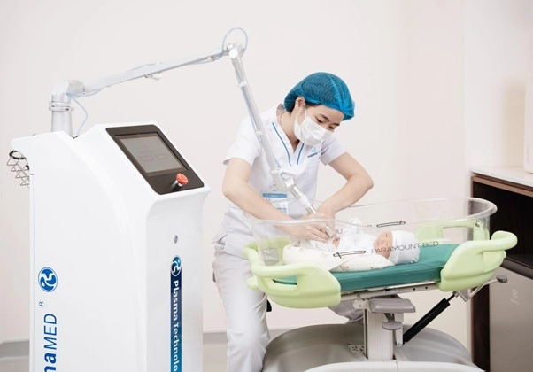 Máy chiếu plasma lạnh chiếu cuống rốn cho bé