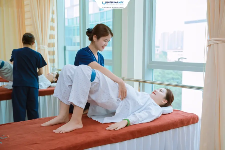 Tập phục hồi chức năng sàn chậu với dây đàn hồi