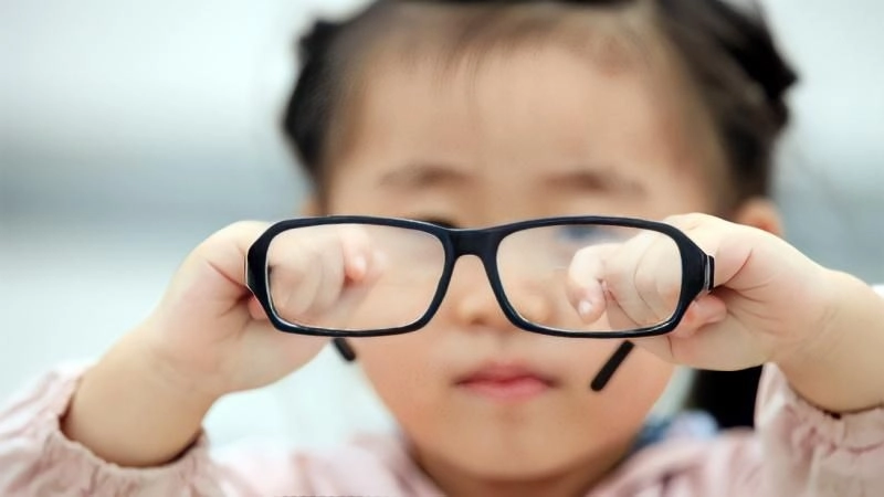 Bệnh cận thị là gì? Dấu hiệu, nguyên nhân, chẩn đoán, cách điều trị và phòng bệnh                                                     