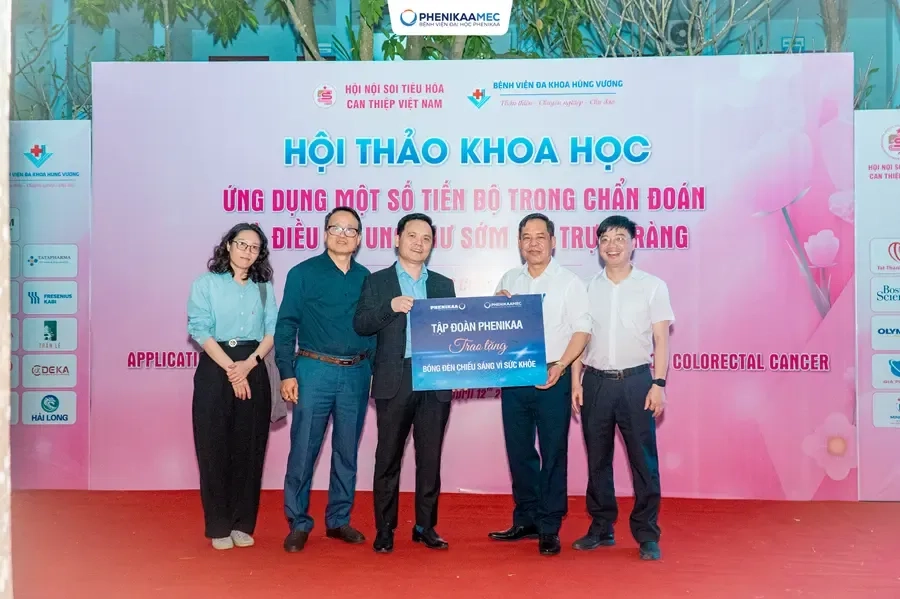 [Chương trình “Thắp sáng tương lai”]: Tài trợ hệ thống bóng đèn trị giá 150 triệu đồng cho BVĐK Hùng Vương 