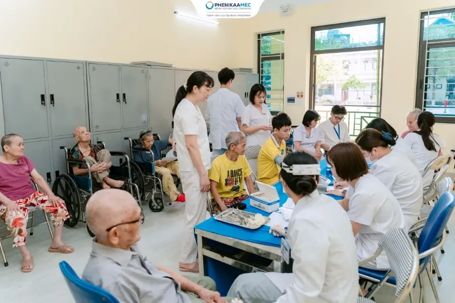 PhenikaaMec khám sức khỏe miễn phí cho người cao tuổi tại Trung tâm Bảo trợ xã hội 3 Hà Nội
