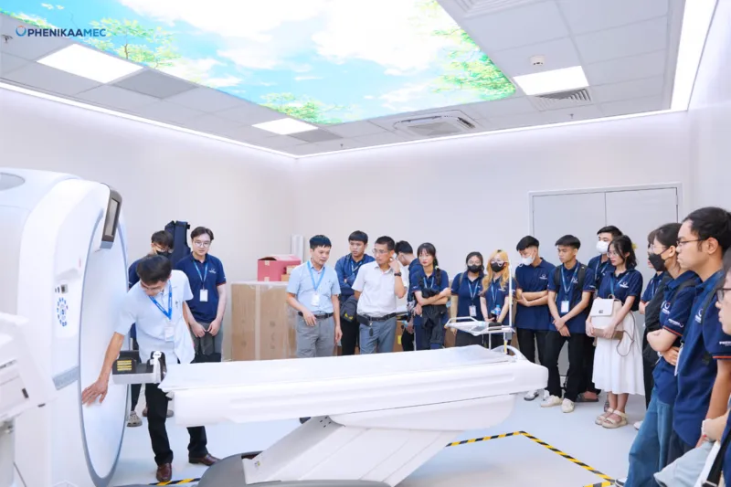 Bệnh viện Đại học Phenikaa đón tiếp đoàn Lãnh đạo & Sinh viên trường Đại học Phenikaa đến tham quan, học tập và trải nghiệm