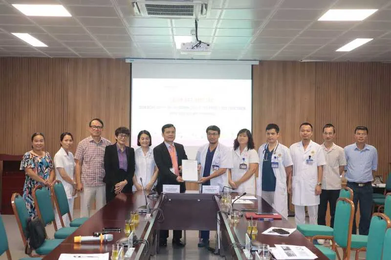 Chi nhánh Công ty Cổ phần Y Học Vĩnh Thiện - Bệnh viện Đại học Phenikaa kí kết hợp tác với Bệnh viện E