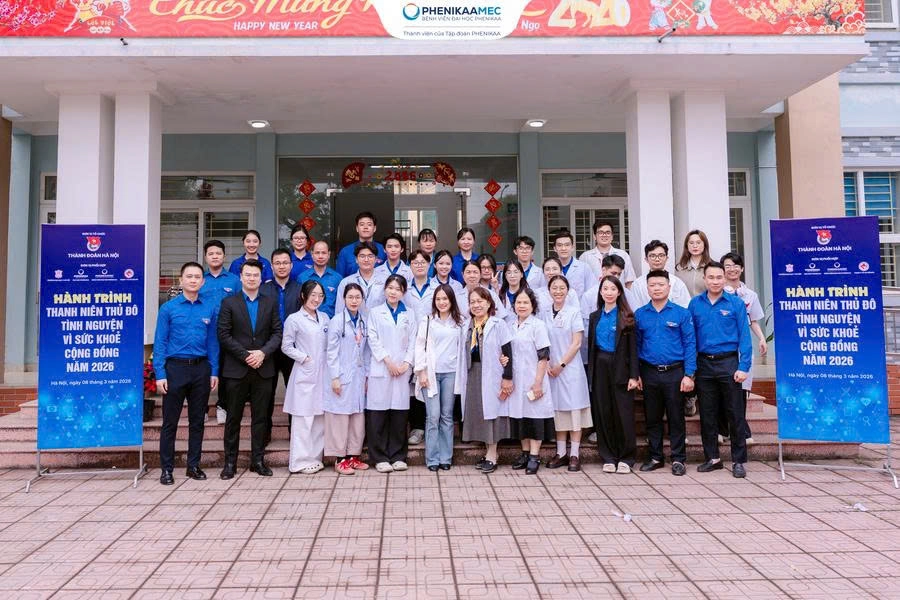 Từ trái tim người thầy thuốc Bệnh viện Đại học Phenikaa mang chăm sóc Y tế đến xã Nội Bài 
