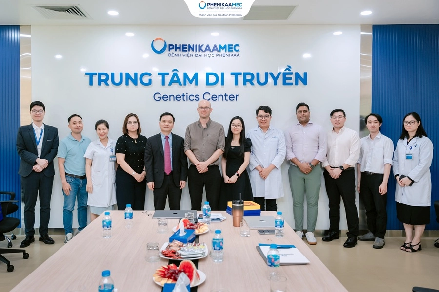 Bệnh viện Đại học Phenikaa đón tiếp đoàn chuyên gia Đại học Oxford, thúc đẩy hợp tác quốc tế trong lĩnh vực giải trình tự gen