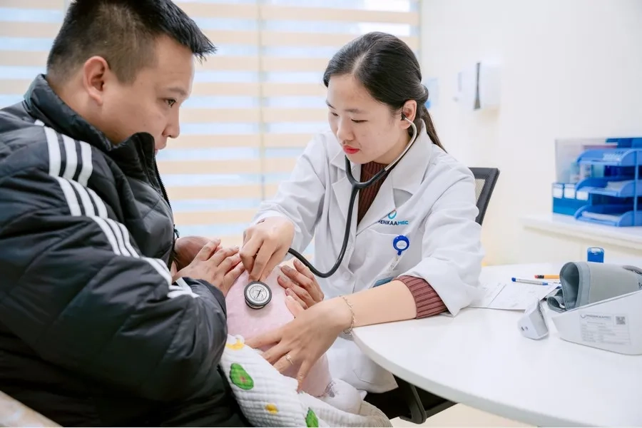 KHÁM LƯỠI Ở BỆNH VIỆN DA LIỄU ĐỂ CHẨN ĐOÁN VIÊM LƯỠI BẢN ĐỒ CHÍNH XÁC