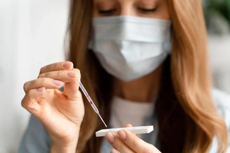 Test sốt xuất huyết tại nhà: Thời điểm và cách thực hiện chính xác