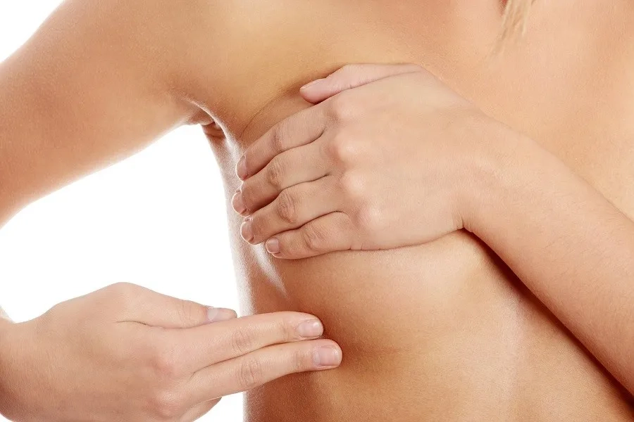 Cách kiểm tra ung thư vú tại nhà đơn giản nhưng ít người biết
