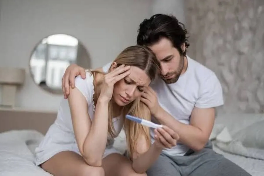 Hiếm muộn: Nguyên nhân, dấu hiệu, yếu tố nguy cơ và hướng điều trị