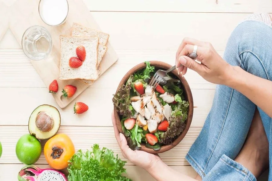 Ung thư cổ tử cung kiêng ăn gì và nên ăn gì? Gợi ý thực đơn chi tiết