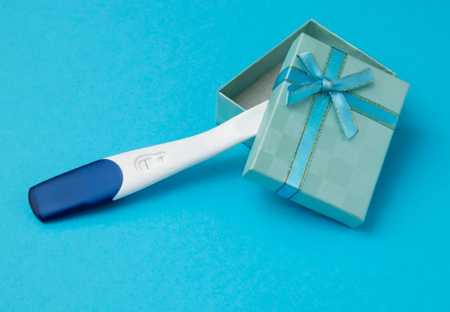 Thai ngoài tử cung thử que có lên 2 vạch không? Cách nhận biết sớm để tránh nguy hiểm