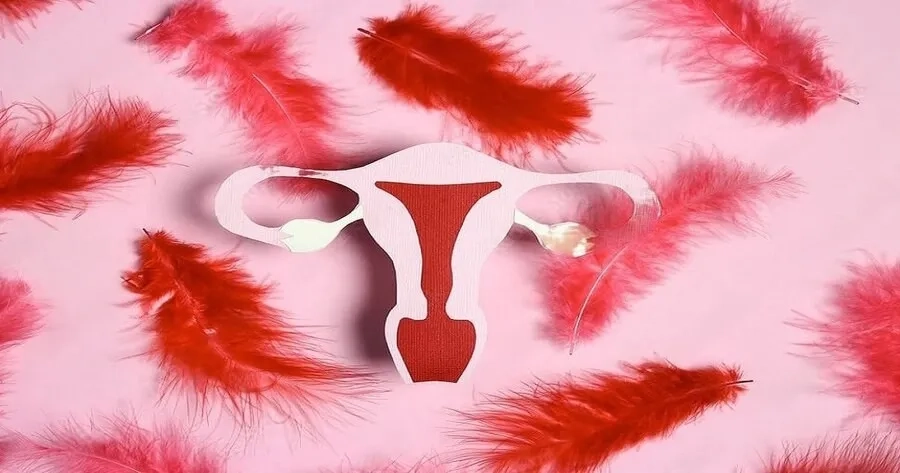 Máu báo thai hình thật nhìn thế nào? Cách nhận biết chuẩn xác và phân biệt với máu kinh