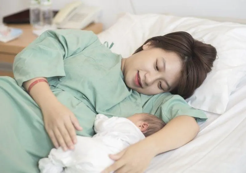 Bế sản dịch sau sinh là gì?