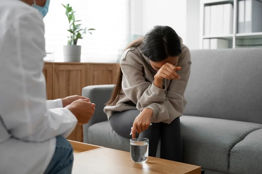 Trầm cảm là gì? Dấu hiệu nhận biết sớm và hướng điều trị