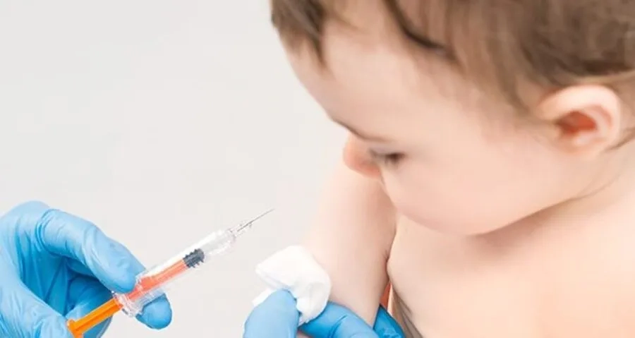 Tất cả trẻ ≤ 12 tháng tuổi khi bước vào mùa RSV đầu tiên được khuyến cáo sử dụng kháng thể đơn dòng RSV