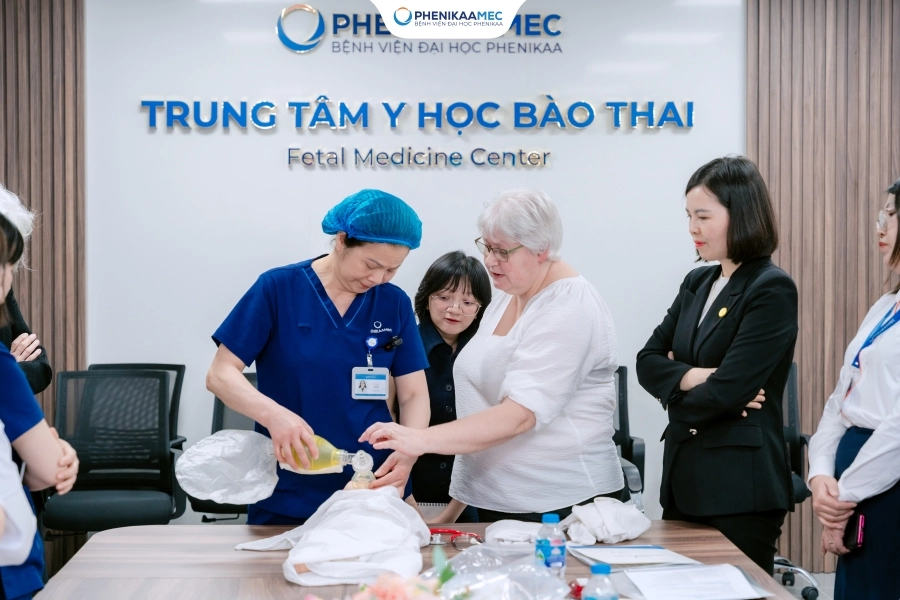 Bệnh viện Đại học Phenikaa và Newborns Vietnam thúc đẩy hợp tác chuyên môn
