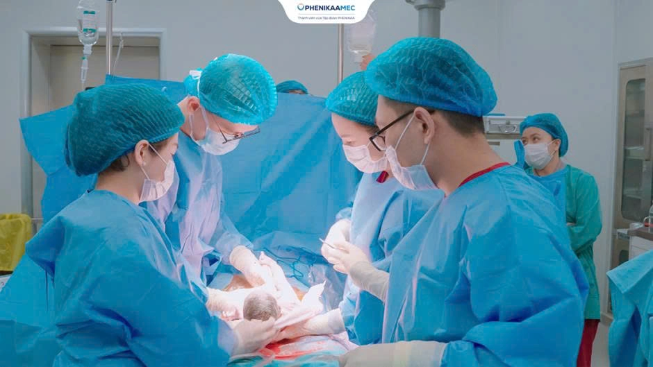 Ca sinh ba tuần 35 đa nguy cơ “vượt cạn” thành công tại PhenikaaMec