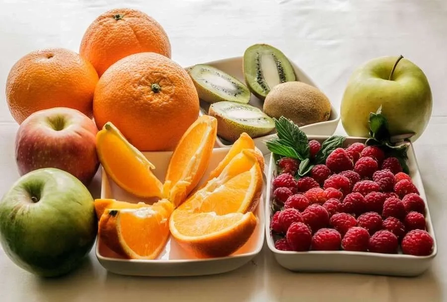 Sử dụng trái cây chín với lượng hợp lý giúp sữa mẹ dễ tiêu hơn