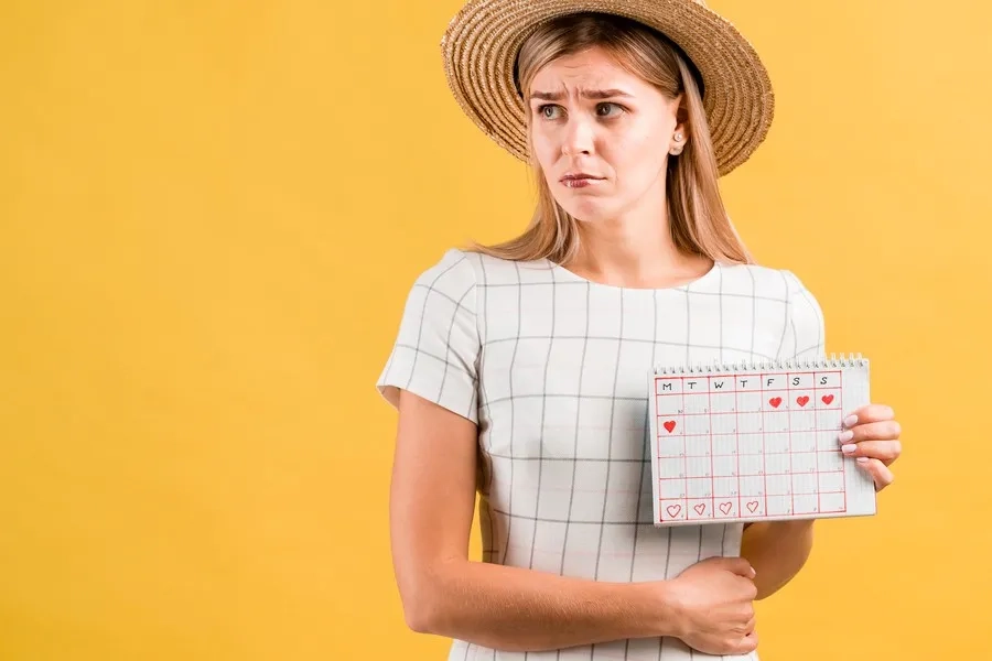 Phụ nữ bị viêm niêm mạc tử cung mạn tính thường bị rối loạn kinh nguyệt kéo dài