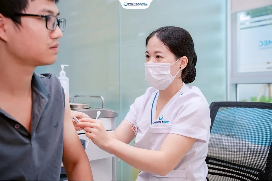 Tiêm vắc xin HPV giúp ngăn ngừa nguy cơ ung thư vòm họng do virus gây ra