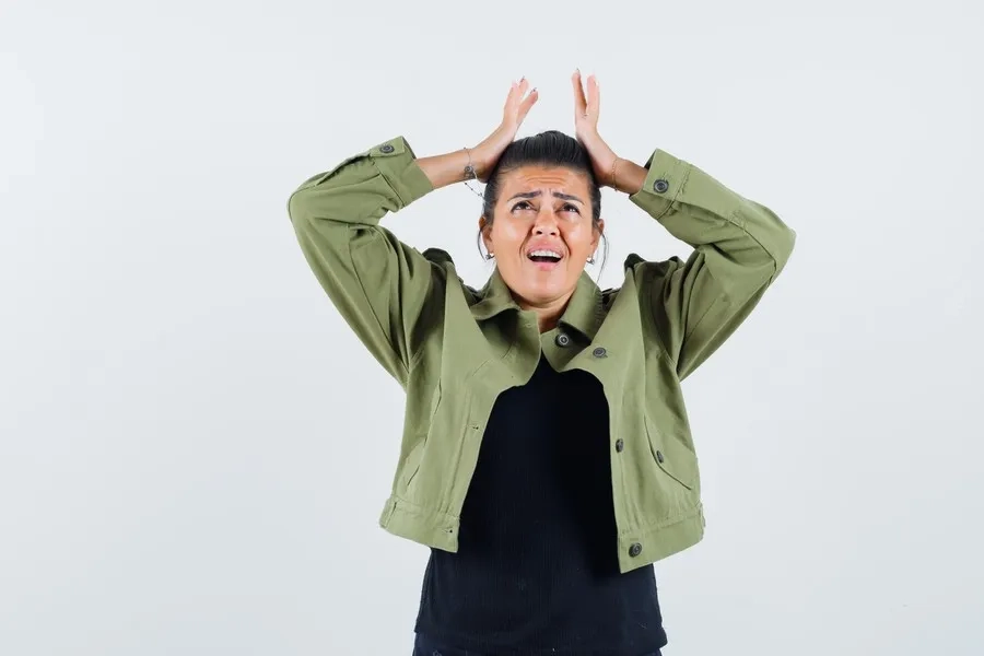 Người trưởng thành có thể cáu kỉnh khi mắc viêm màng não vi khuẩn