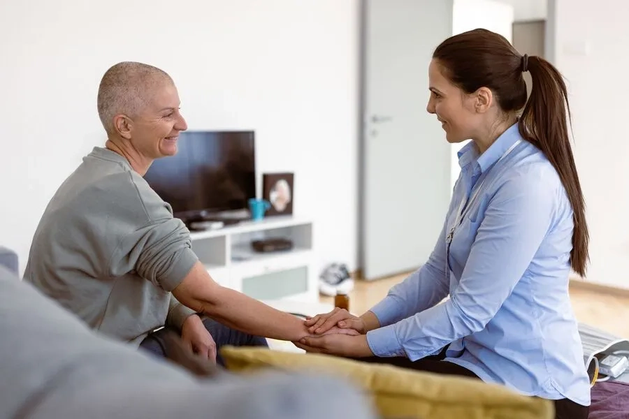 Bệnh nhân điều trị ung thư cổ tử cung cần sự kiên nhẫn, yêu thương và chăm sóc lâu dài