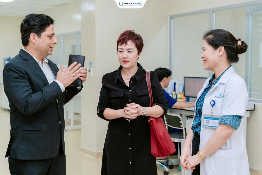 Bệnh viện Đại học Phenikaa và Công ty Revvity trao đổi hợp tác trong lĩnh vực sàng lọc di truyền thế hệ mới