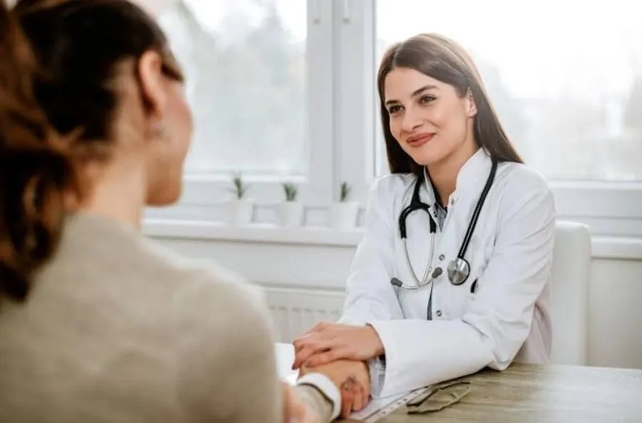 Khai thác bệnh sử và khám phụ khoa giúp định hướng các nguyên nhân cần kiểm tra