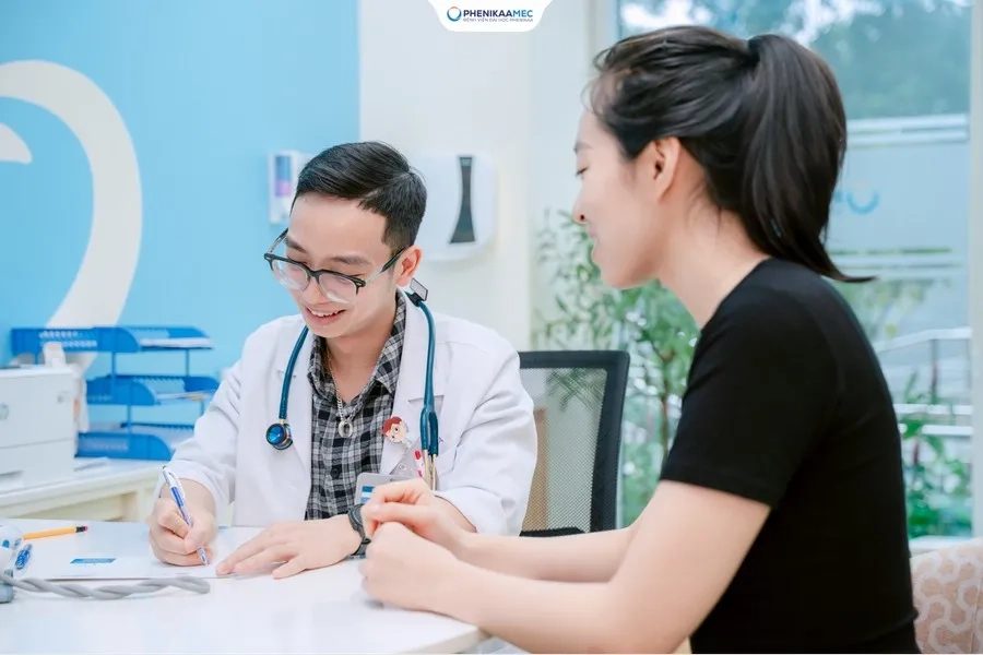 Sau khi tiêm, người tiêm nên theo dõi ít nhất 30 phút tại địa chỉ tiêm chủng
