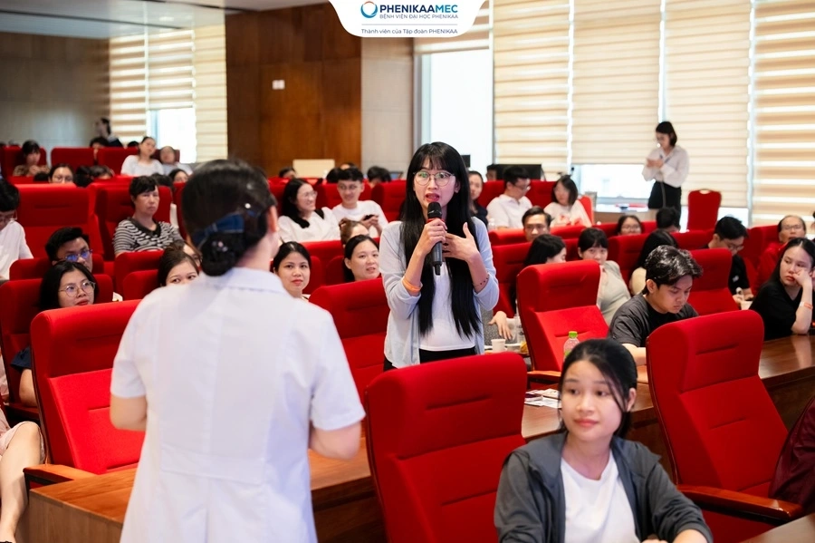 3 chuyên gia đồng hành cùng hàng trăm bố mẹ tại lớp học tiền sản tháng 10 PhenikaaMec 
