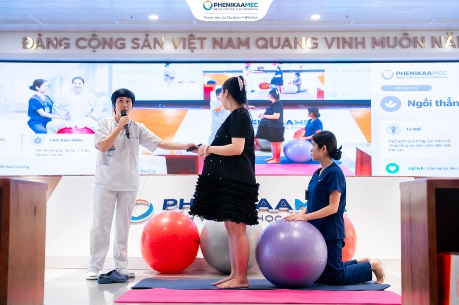 3 chuyên gia đồng hành cùng hàng trăm bố mẹ tại lớp học tiền sản tháng 10 PhenikaaMec 