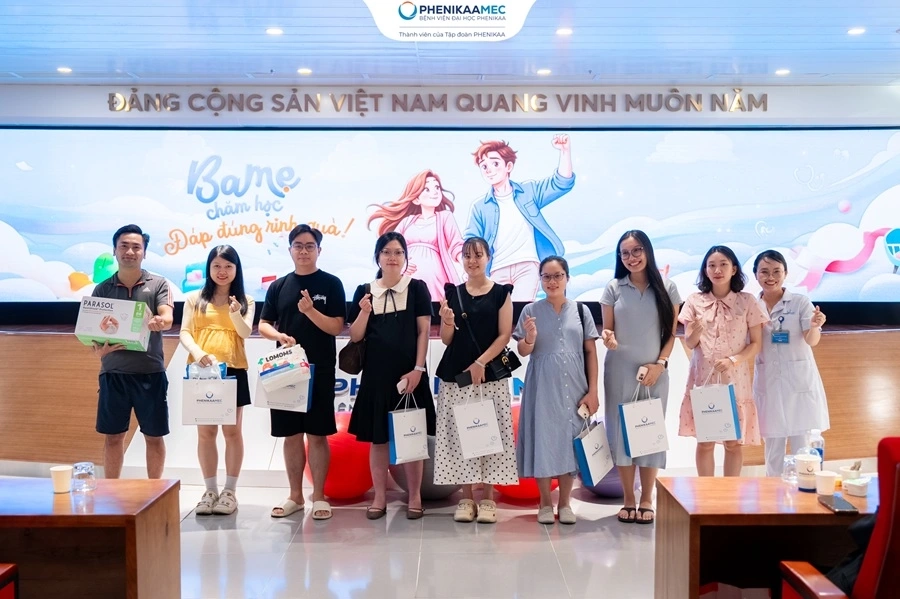 3 chuyên gia đồng hành cùng hàng trăm bố mẹ tại lớp học tiền sản tháng 10 PhenikaaMec 