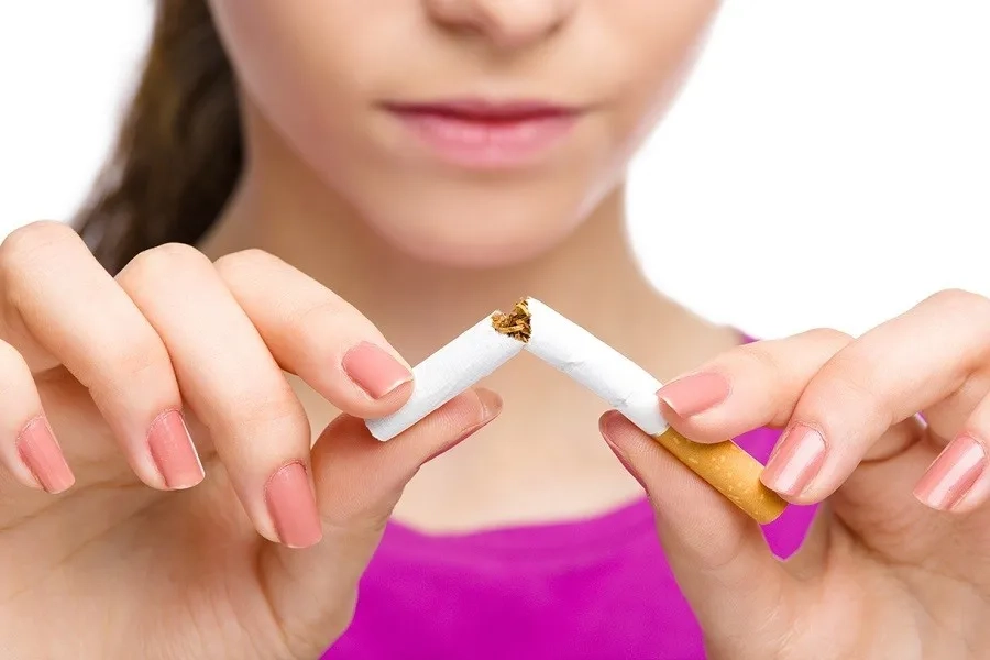 Hút thuốc lá làm tăng gấp đôi nguy cơ bị ung thư cổ tử cung