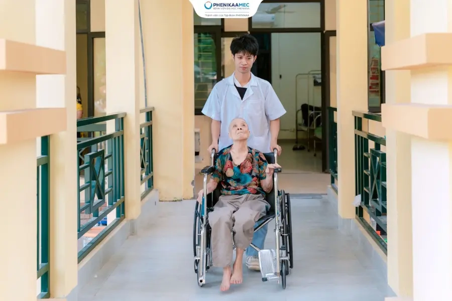 PhenikaaMec khám sức khỏe miễn phí cho người cao tuổi tại Trung tâm Bảo trợ xã hội 3 Hà Nội