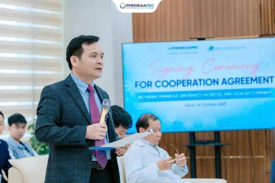 Chiều ngày 24/10/2025, tại Hà Nội, Bệnh viện Đại học Phenikaa (PhenikaaMec) và Công ty Cổ phần Y tế Hoa An đã chính thức ký kết Hợp đồng hợp tác, hướng tới mục tiêu hỗ trợ người nước ngoài sinh sống và làm việc tại Việt Nam tiếp cận hệ thống y tế chất lượng cao, an toàn và nhân văn.