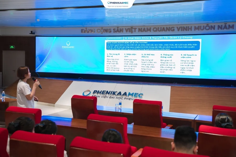 PhenikaaMec đào tạo Khối Điều dưỡng về quyền người bệnh và quản lý người bệnh dễ bị tổn thương theo tiêu chuẩn JCI