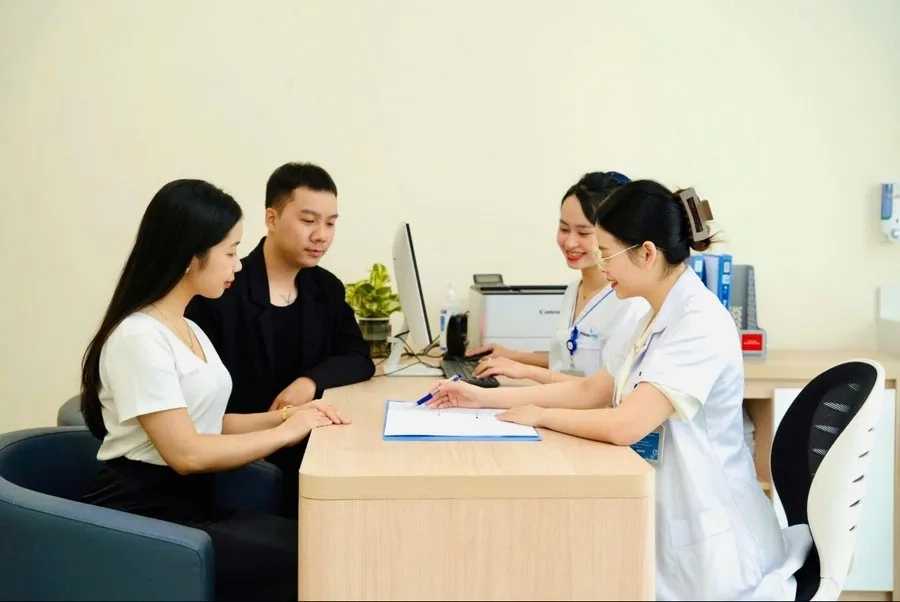 Mẹ cần tuân thủ lịch khám thai theo chỉ định của bác sĩ