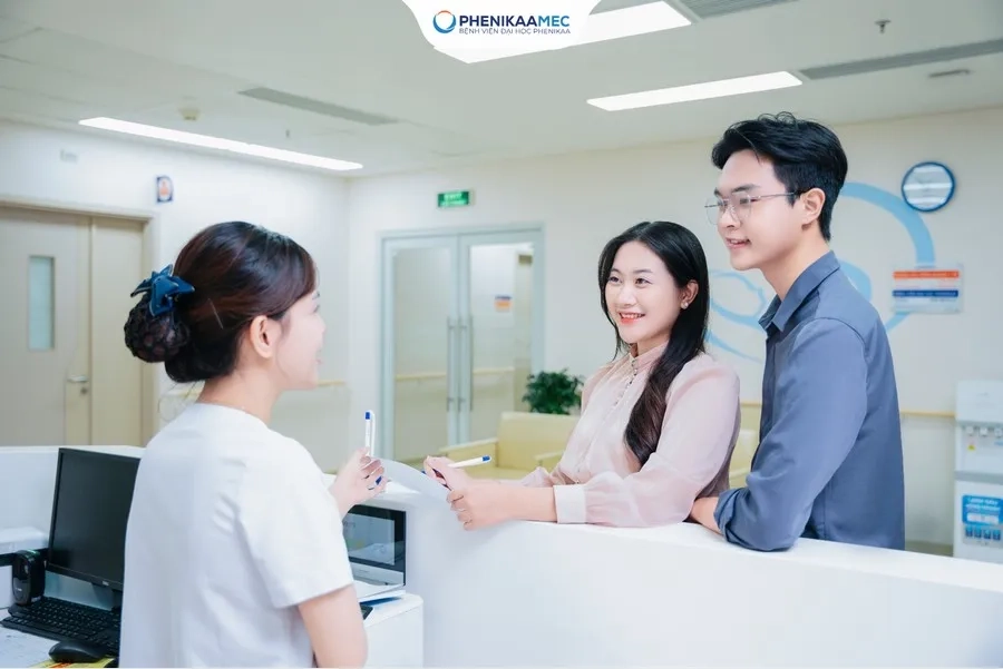 Nếu bạn nghi ngờ có thai hãy đến bệnh viện để được bác sĩ chuyên khoa tư vấn và thăm khám sớm nhất