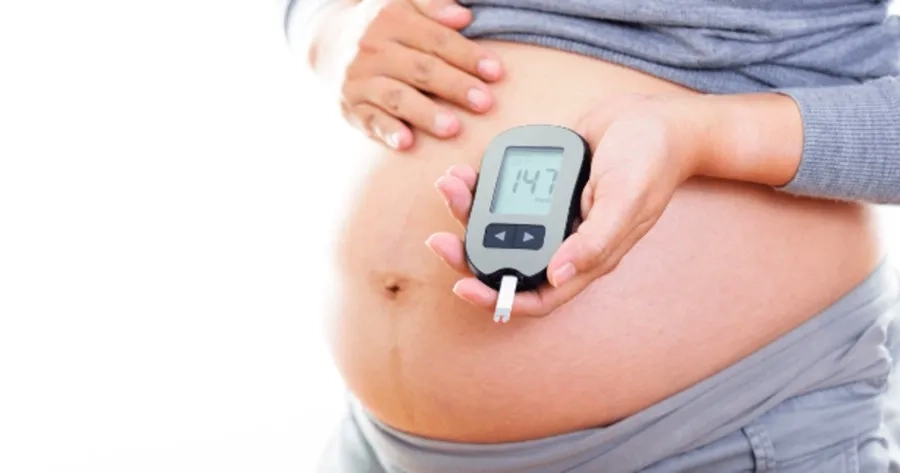 Mẹ cần theo dõi chỉ số đường huyết thường xuyên