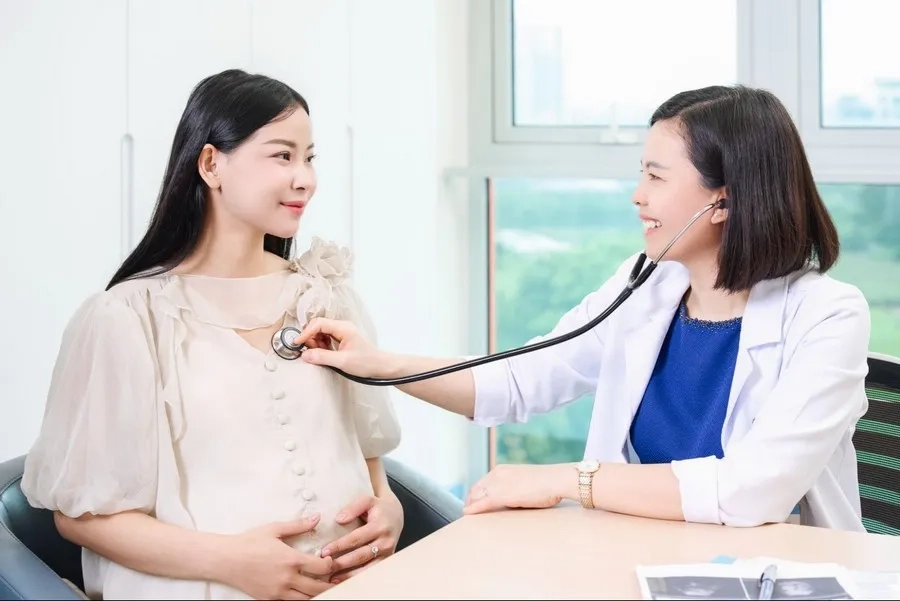Khám thai 3 tháng cuối giúp theo dõi sát sao sức khỏe của mẹ và bé