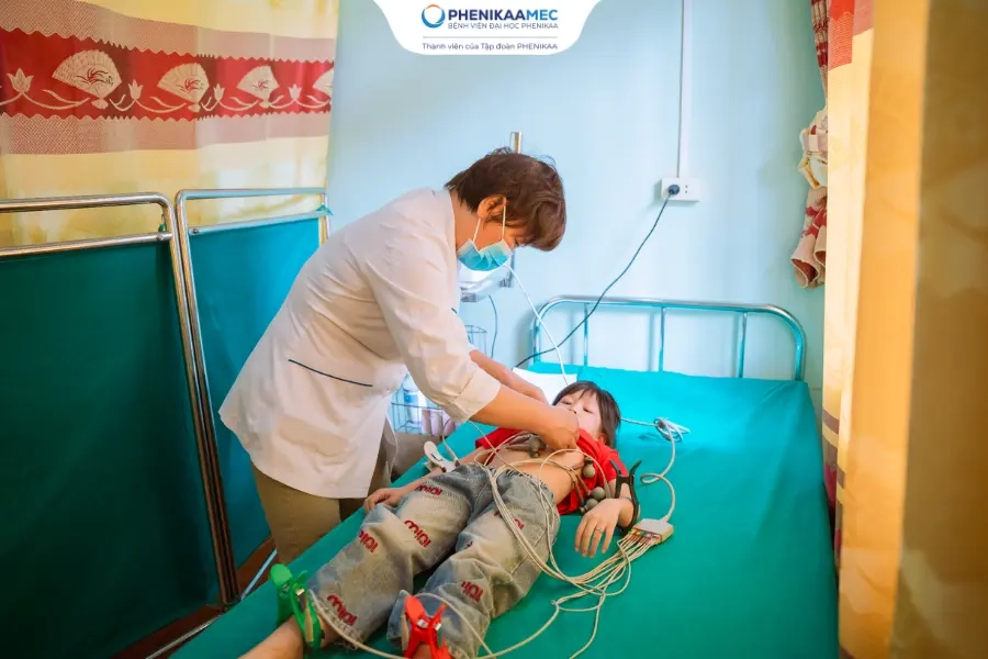 PhenikaaMec khám miễn phí cho 759 trẻ em vùng cao, phát hiện 23 trẻ cần theo dõi tim mạch chuyên sâu