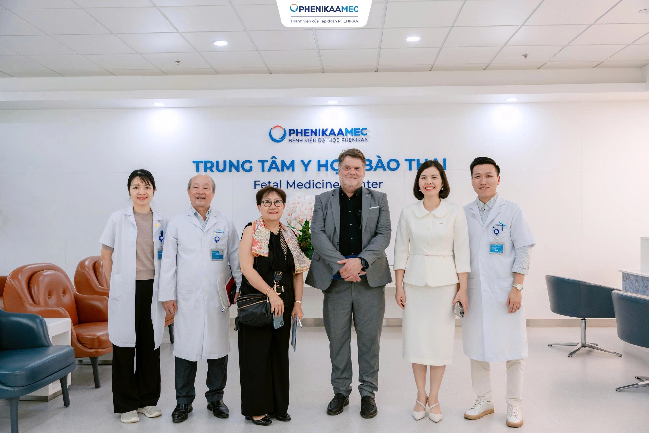 Bệnh viện Đại học Phenikaa đón tiếp đoàn lãnh đạo Cơ quan Quản lý Bệnh viện Công Paris (AP-HP)