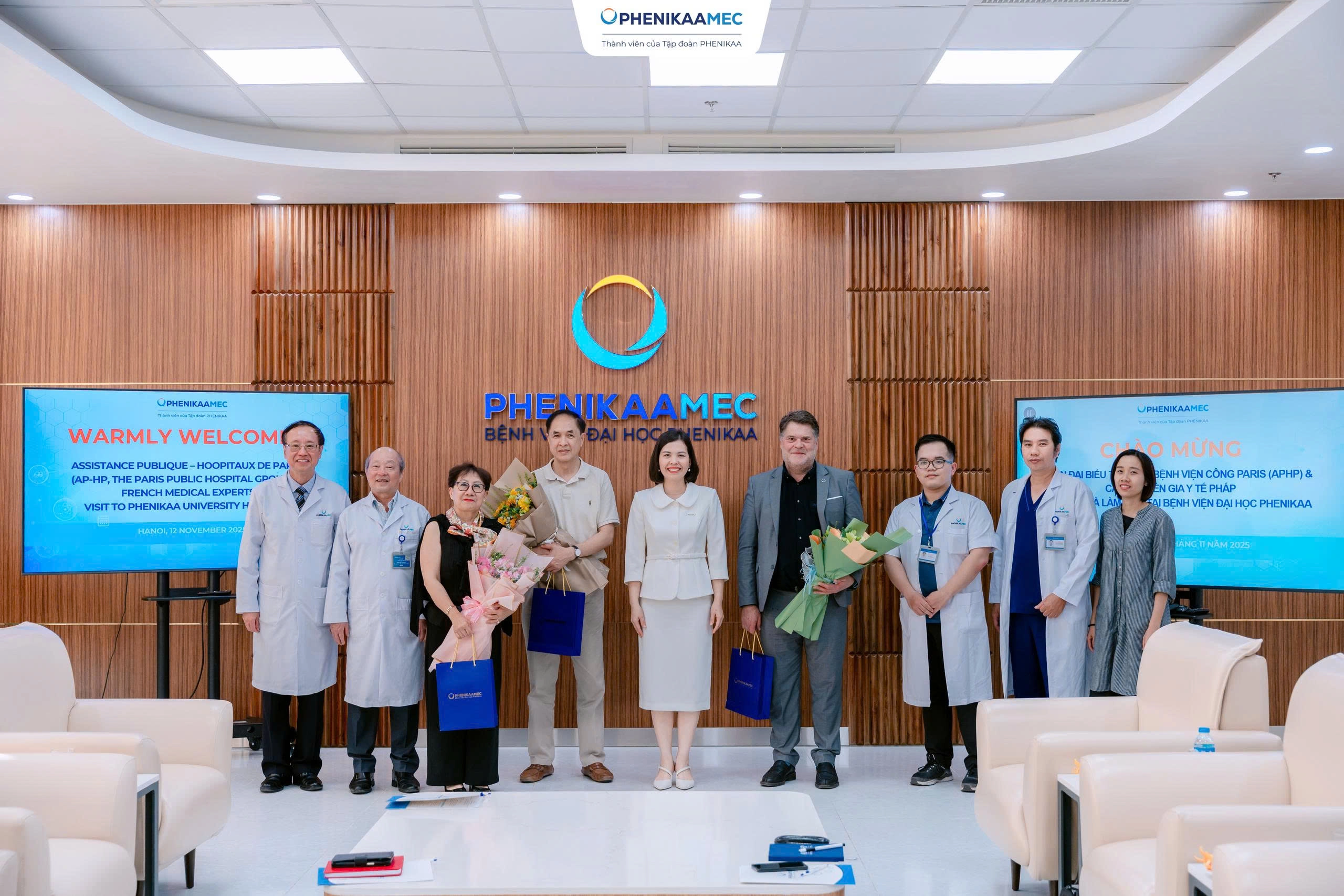 Bệnh viện Đại học Phenikaa đón tiếp đoàn lãnh đạo Cơ quan Quản lý Bệnh viện Công Paris (AP-HP)