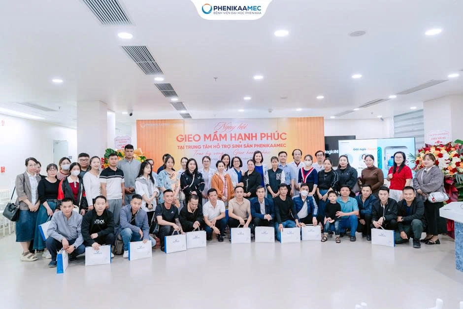 Ngày hội “Gieo mầm hạnh phúc” với tổng quà tặng gần 1,5 tỷ đồng tại Trung tâm Hỗ trợ Sinh sản PhenikaaMec